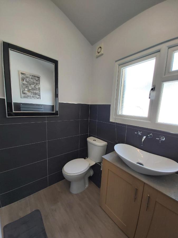 Beautifully Renovated 2 Bed Flat - Close To Beach Apartment เซาเทนด์ ออน ซี ภายนอก รูปภาพ