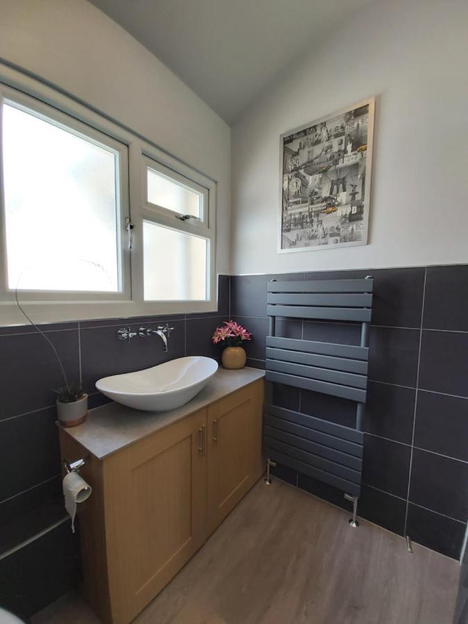 Beautifully Renovated 2 Bed Flat - Close To Beach Apartment เซาเทนด์ ออน ซี ภายนอก รูปภาพ